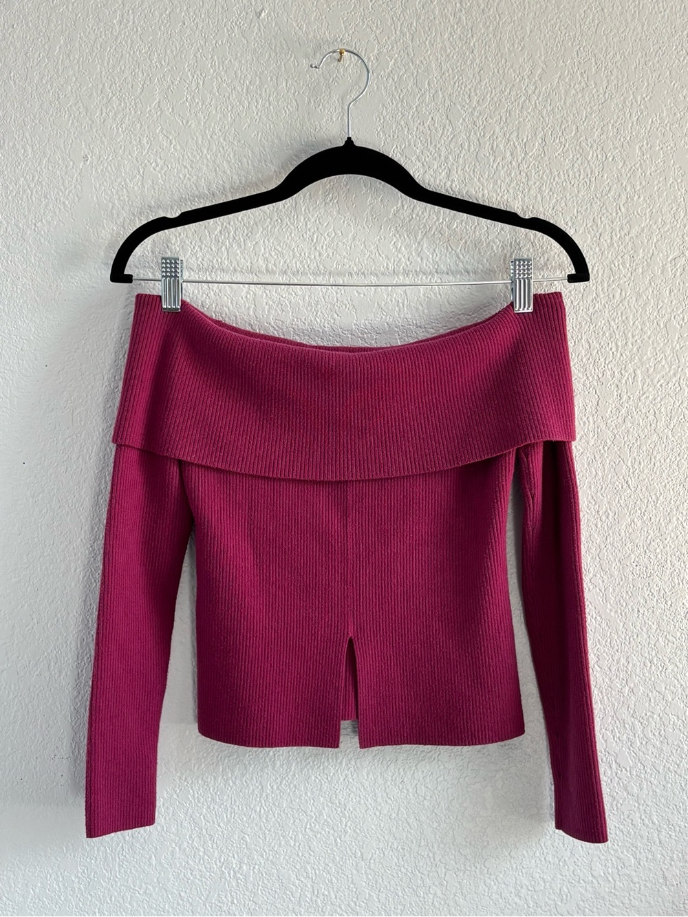 Abercrombie & Fitch Fuchsia Off-the-Shoulder Ribbed Sweater - Size Small